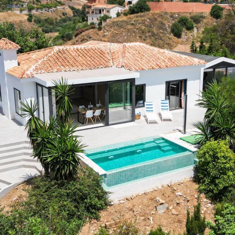Villa Amistad in Fuengirola with private pool and sea views - Villa - 1