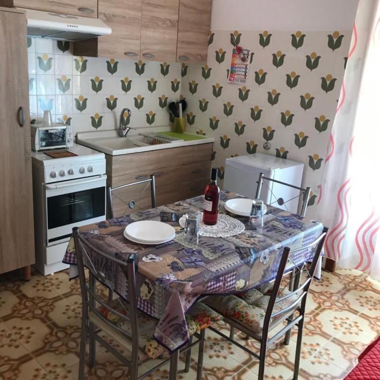 La Scalinata 2 - Camera Familiare con Bagno Privato - 1