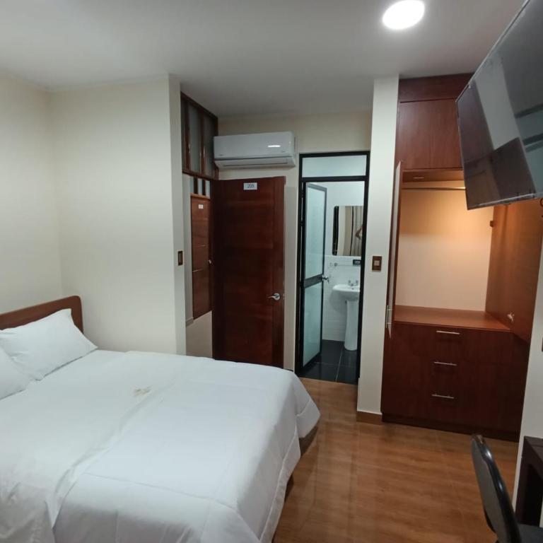Morro Calzada - Queen Room with Balcony - 8