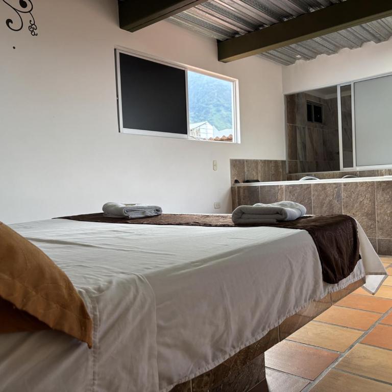 Hotel Balcon Tamesino - Estudio con bañera de hidromasaje - 3
