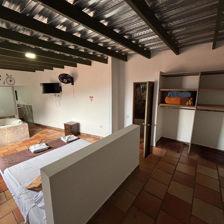 Hotel Balcon Tamesino - Estudio con bañera de hidromasaje - 11