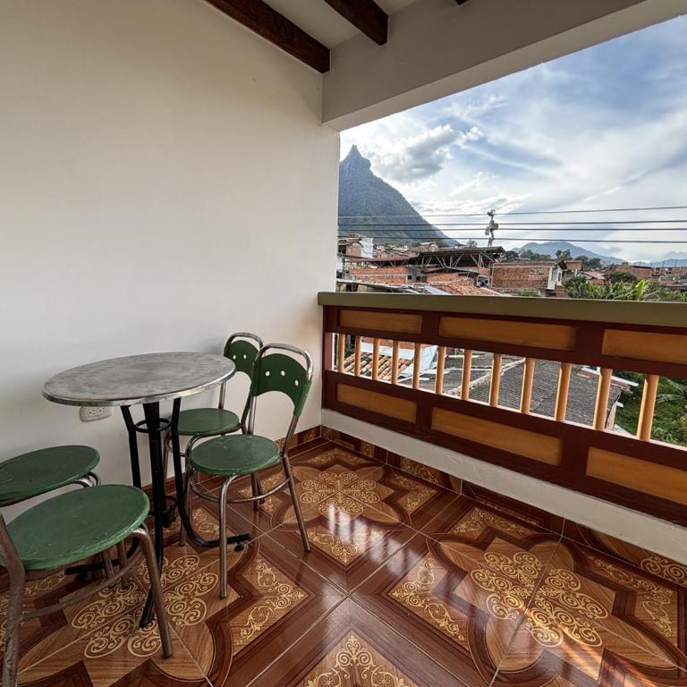 Hotel Balcon Tamesino - Habitación Familiar Superior - 4