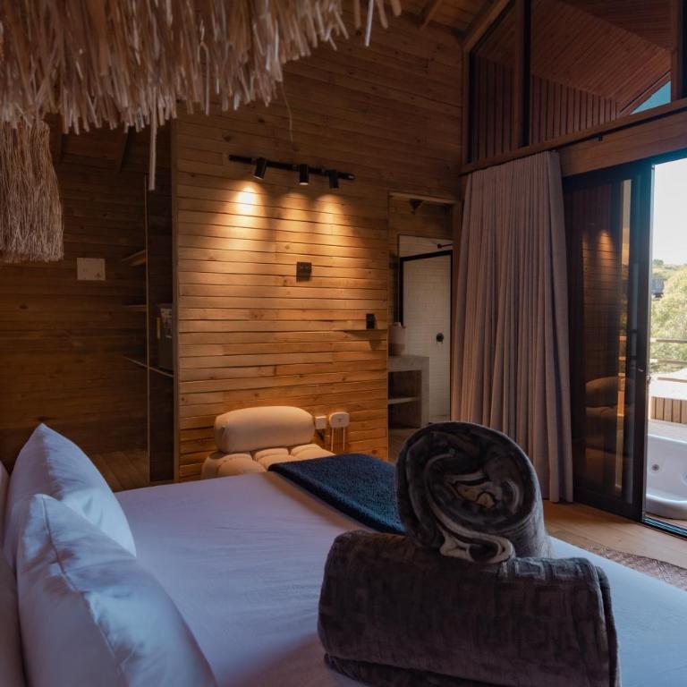 Okai by Bernalo Hotels - Habitación con cama extragrande y bañera de hidromasaje - 20