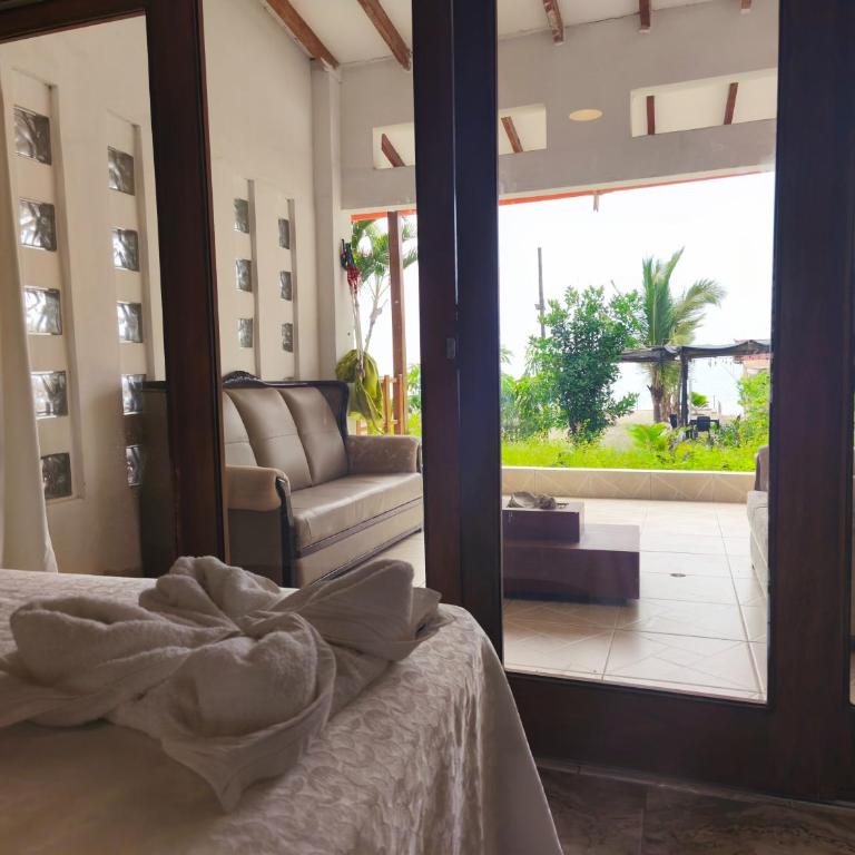 Costa Beach - Deluxe Double Room with Side Sea View - 10