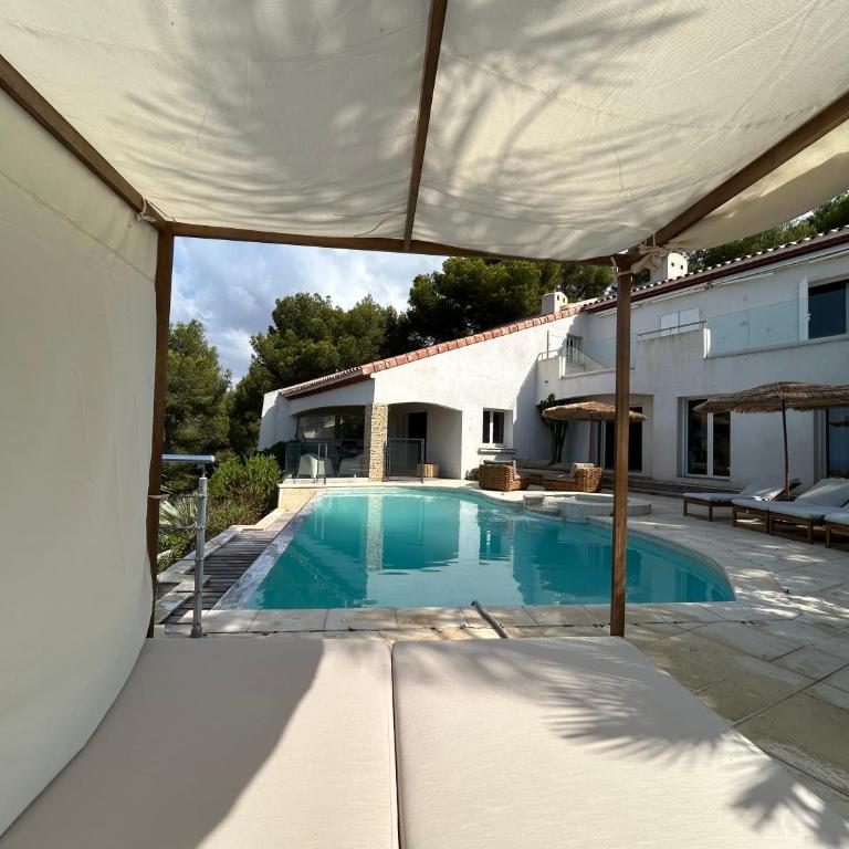 Très belle vue sur la baie de Bandol Villa 24 BAIE - Villa avec Piscine Privée - 54