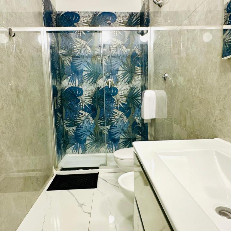 Jupiter Home - Camera Quadrupla con Bagno Privato - 5