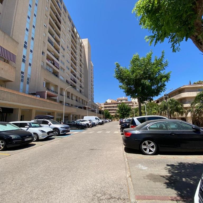 Benalmadena Suite Vistas panorámicas, 2 piscinas, Area infantil, Bar, Jardines y Tenis - One-Bedroom Apartment - 75