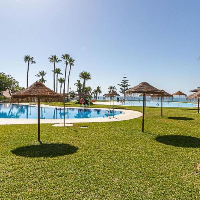 Benalmadena Suite Vistas panorámicas, 2 piscinas, Area infantil, Bar, Jardines y Tenis - One-Bedroom Apartment - 9