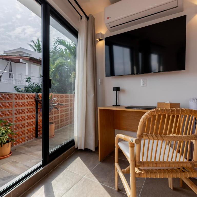 Raices Nomadas Boutique Hotel Vallarta - Deluxe Suite with Sea View - 8