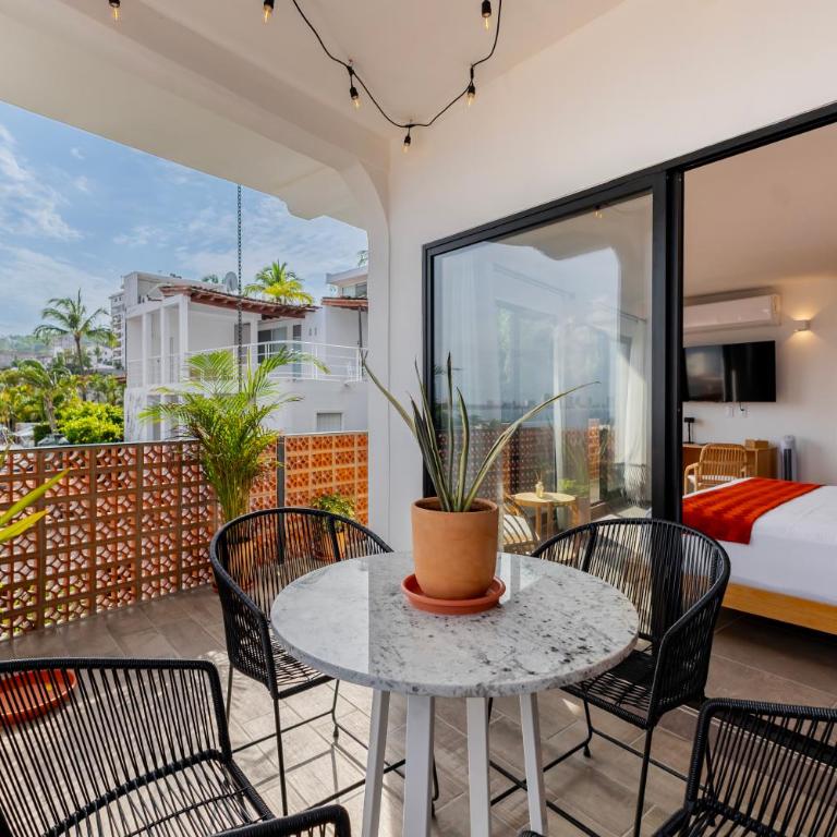 Raices Nomadas Boutique Hotel Vallarta - Deluxe Suite with Sea View - 11