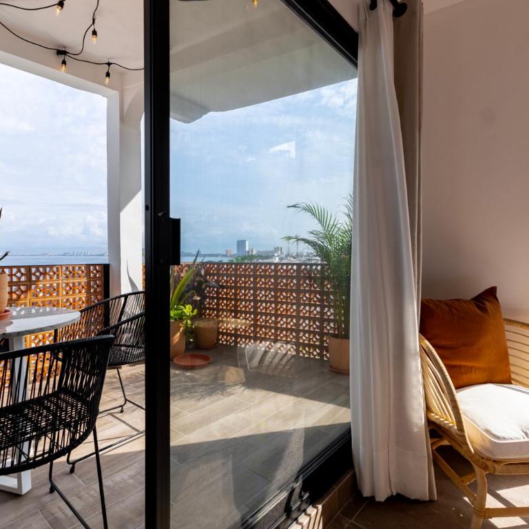 Raices Nomadas Boutique Hotel Vallarta - Deluxe Suite with Sea View - 10