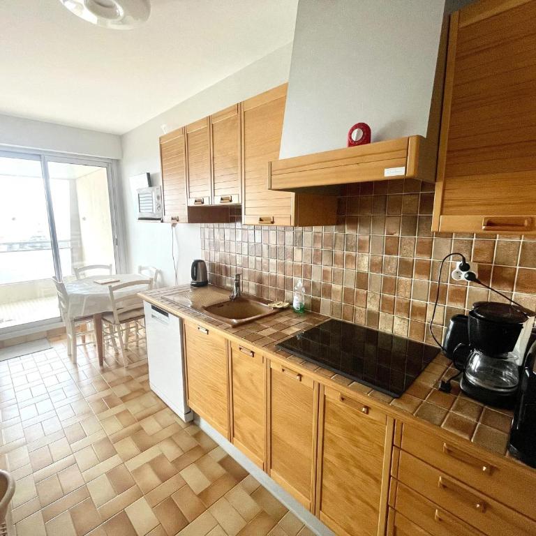 Appartement vue mer avec balcon, parking privé, aux Sables-d'Olonne - FR-1-92-943 - Appartement - 7