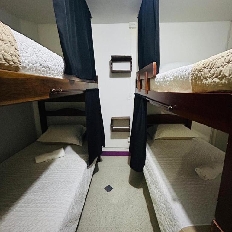 Casa Almanik Hostel - Bed in 4-Bed Dormitory Room - 1