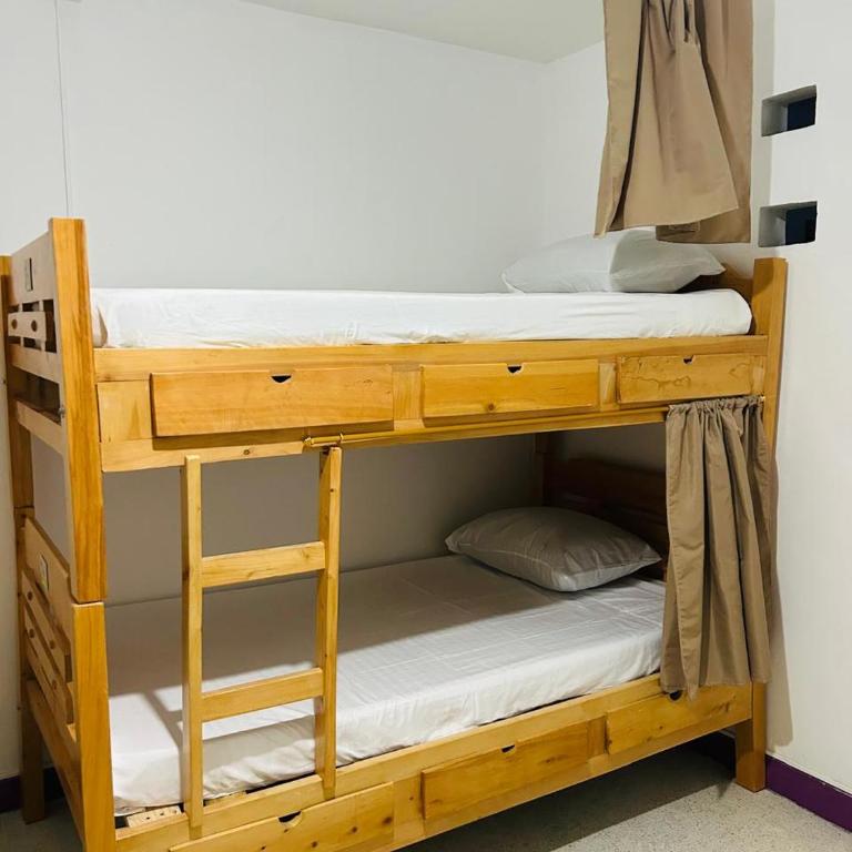 Casa Almanik Hostel - Bed in 4-Bed Dormitory Room - 1