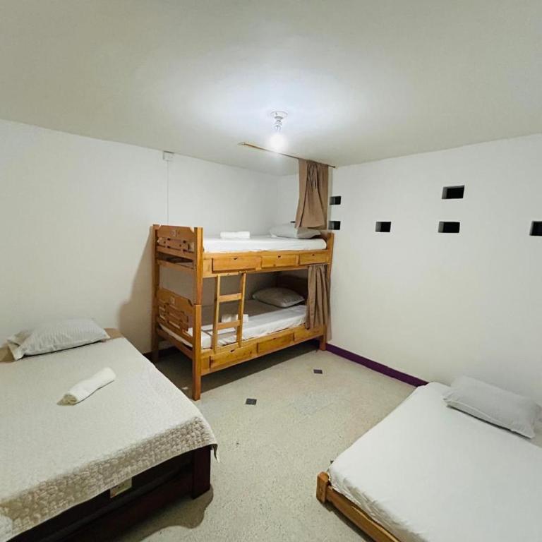 Casa Almanik Hostel - Bed in 4-Bed Dormitory Room - 3