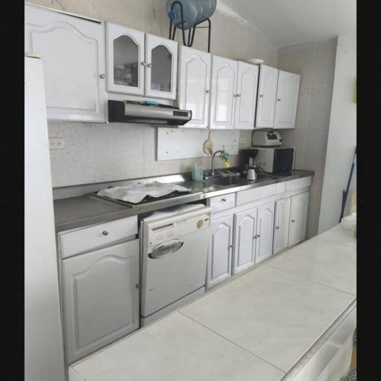 CASA QUINTA INCRIEBLE EN RICAURTe CUNDINAMARCA - Casa de 4 dormitorios - 3