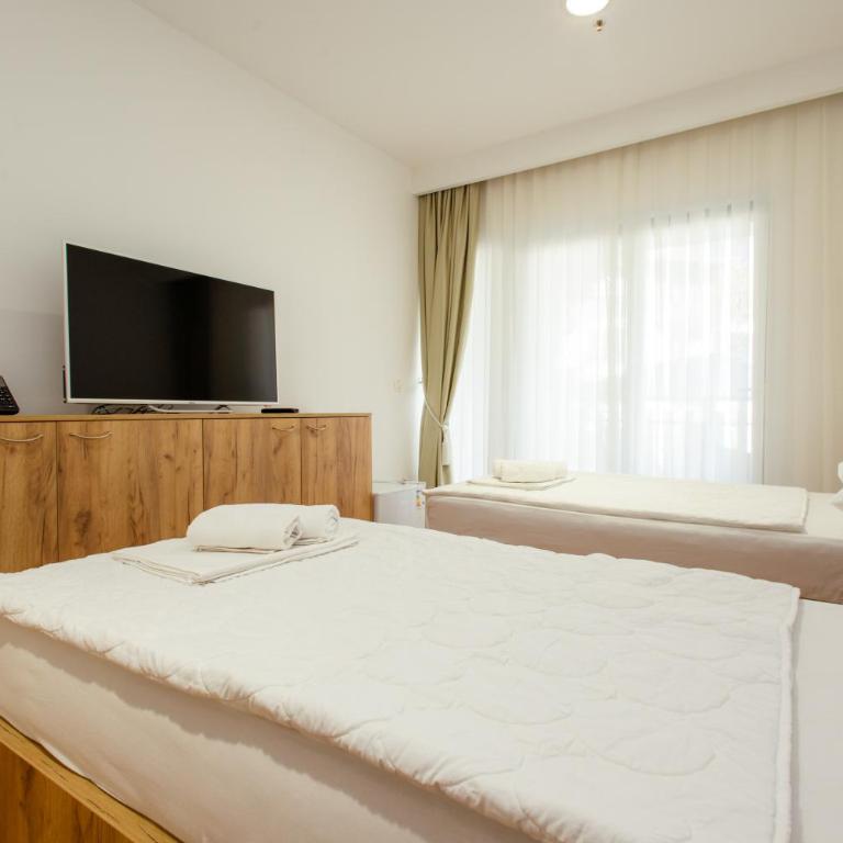 Hotel PIO - Trokrevetna Soba sa Sopstvenim Kupatilom - 3
