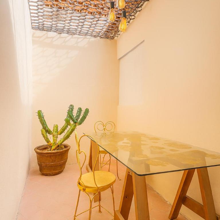 Casa de Piedra a 650 metros del Hotel Rosewood - Two-Bedroom House - 14