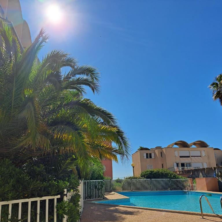 Plage du grazel le thalassa - One-Bedroom Apartment - 4