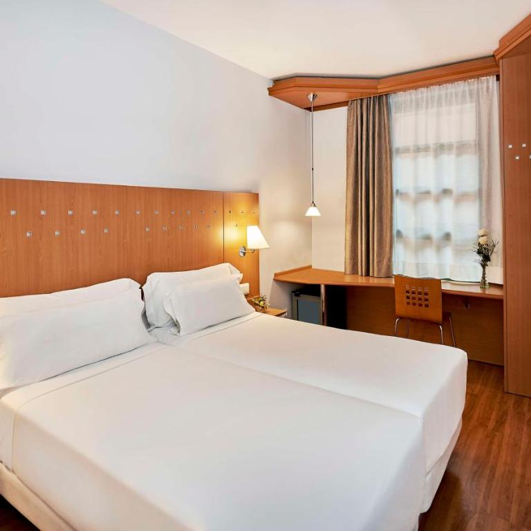 NH Valencia Las Ciencias - Standard Double or Twin Room - 1