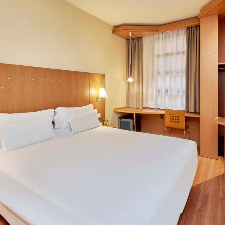 NH Valencia Las Ciencias - Standard Double or Twin Room - 2