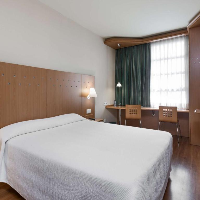 NH Valencia Las Ciencias - Standard Double or Twin Room with Extra bed (2 Adults + 1 Child) - 7