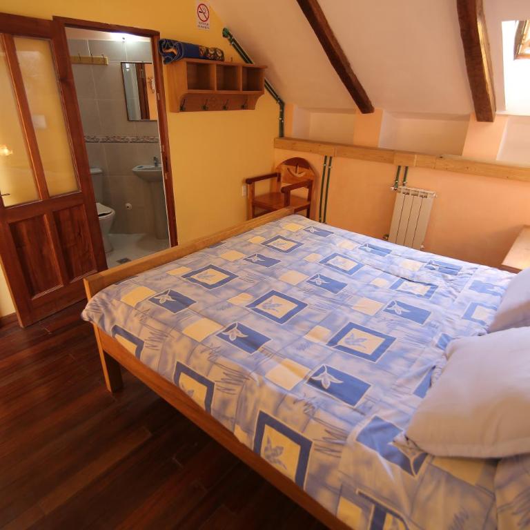 Casa Verde Hostal - Double Room with Private Bathroom - 3