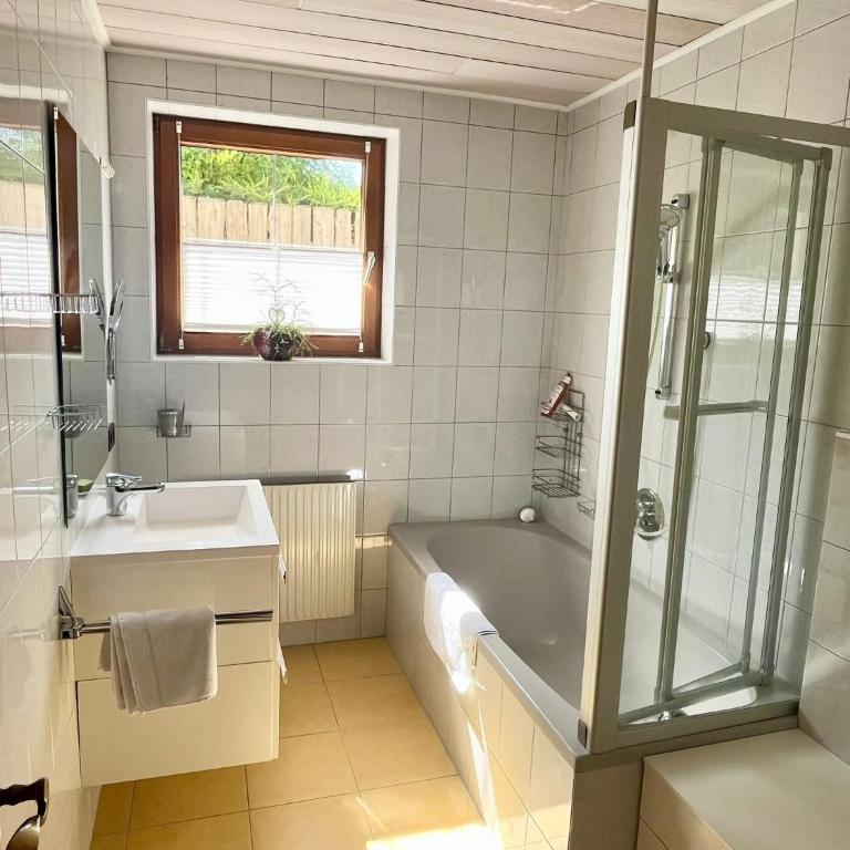 Appartement Seyrling Frajo - Apartment mit Bad - 68
