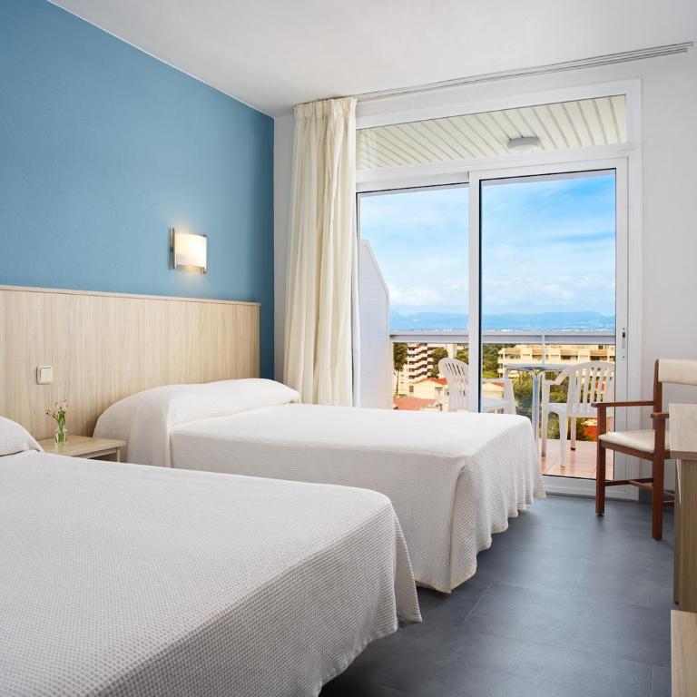 Ponient Marinada by PortAventura World - Available rates with tickets to PortAventura Park & Ferrari Land - Habitación Estándar 4* (2 adultos + 2 niños) - 1