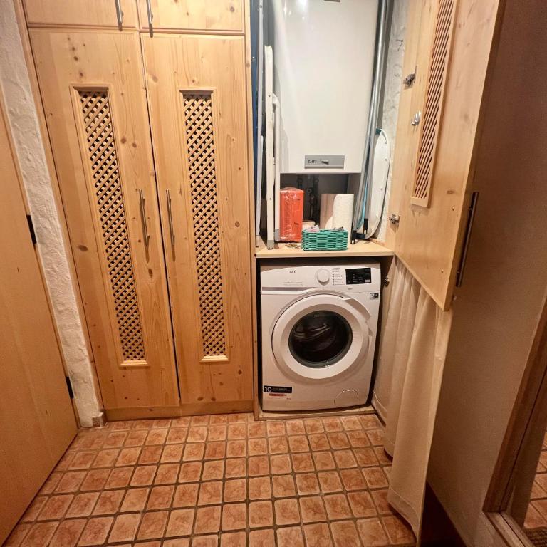 Hanna's Home - Two-Bedroom Apartment - 25