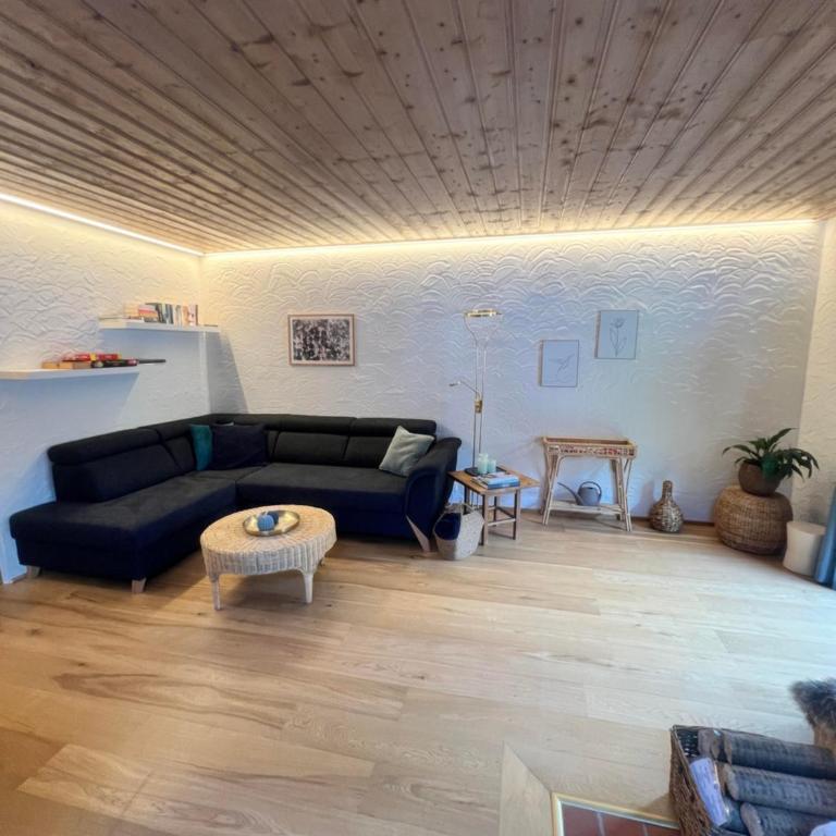 Hanna's Home - Two-Bedroom Apartment - 4