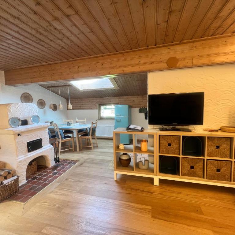 Hanna's Home - Two-Bedroom Apartment - 2