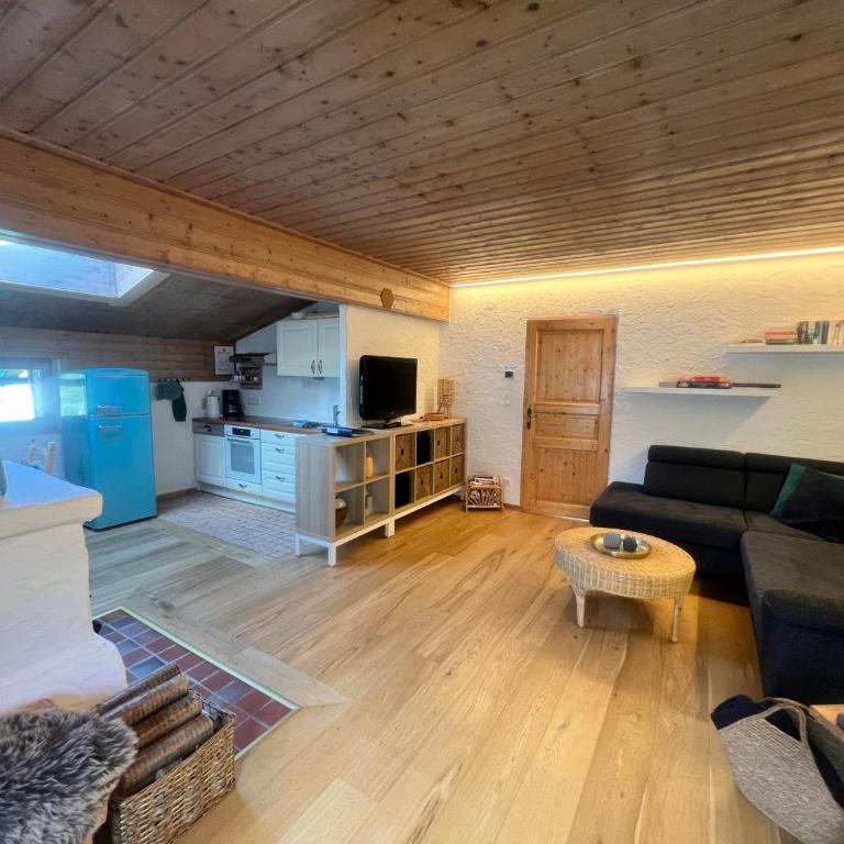 Hanna's Home - Two-Bedroom Apartment - 6