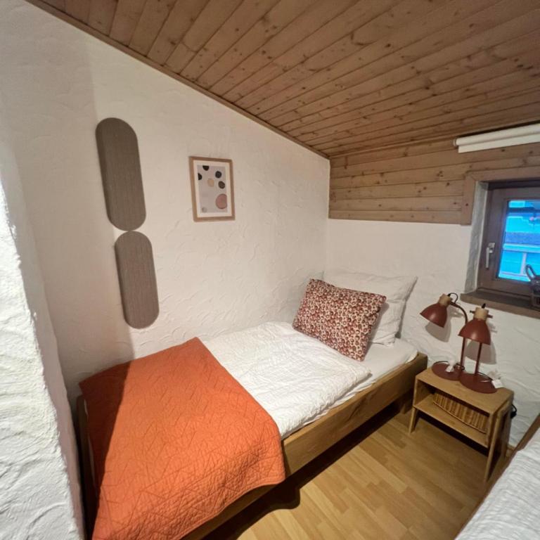 Hanna's Home - Two-Bedroom Apartment - 16