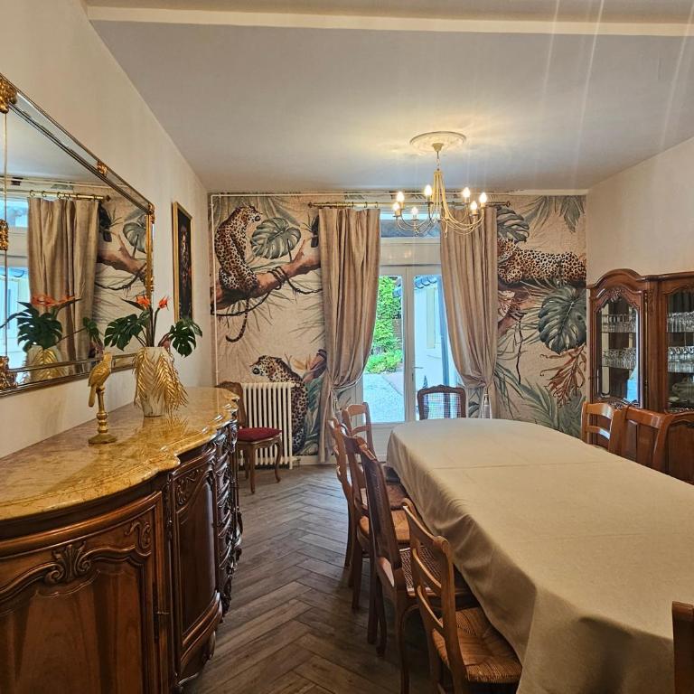 Gîte La Grange - 14 personnes Zoo de Beauval et Châteaux - Five-Bedroom House - 14