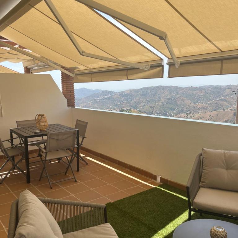 Apartamento con piscina y vistas - Cómpeta - Apartamento de 2 dormitorios - 10