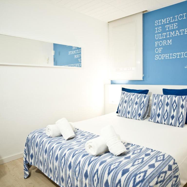 Petit Hotel - Small Double Room - 6