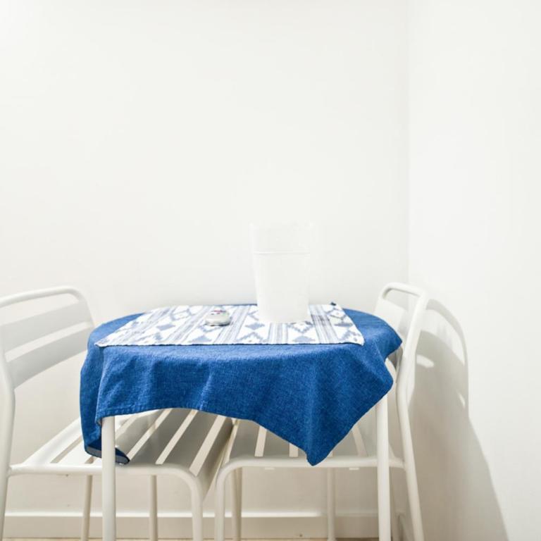 Petit Hotel - Small Double Room - 5