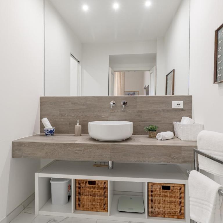 H11 THE KINGDOM'S APARTMENT Centro-Sanremo - Two-Bedroom Apartment - 5