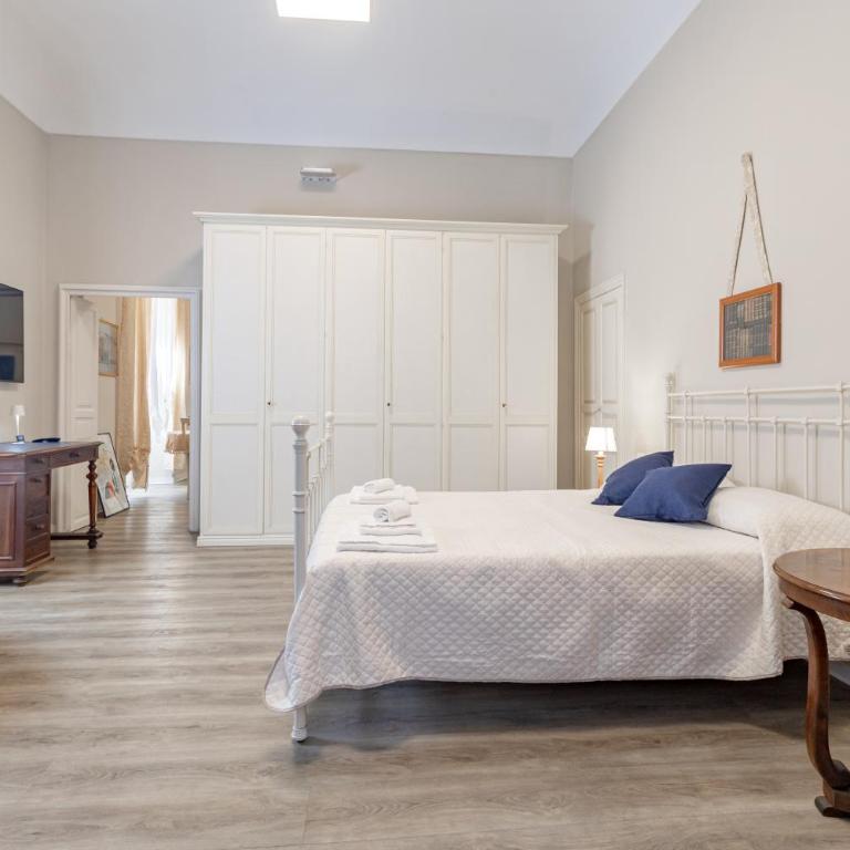 H11 THE KINGDOM'S APARTMENT Centro-Sanremo - Two-Bedroom Apartment - 21