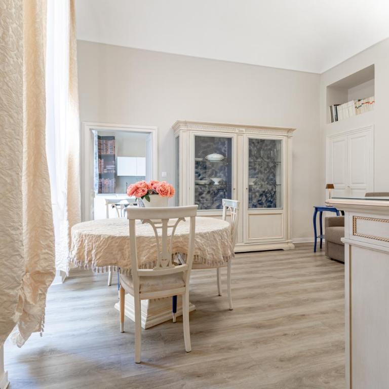 H11 THE KINGDOM'S APARTMENT Centro-Sanremo - Two-Bedroom Apartment - 16
