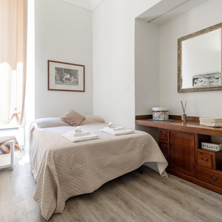 H11 THE KINGDOM'S APARTMENT Centro-Sanremo - Two-Bedroom Apartment - 10