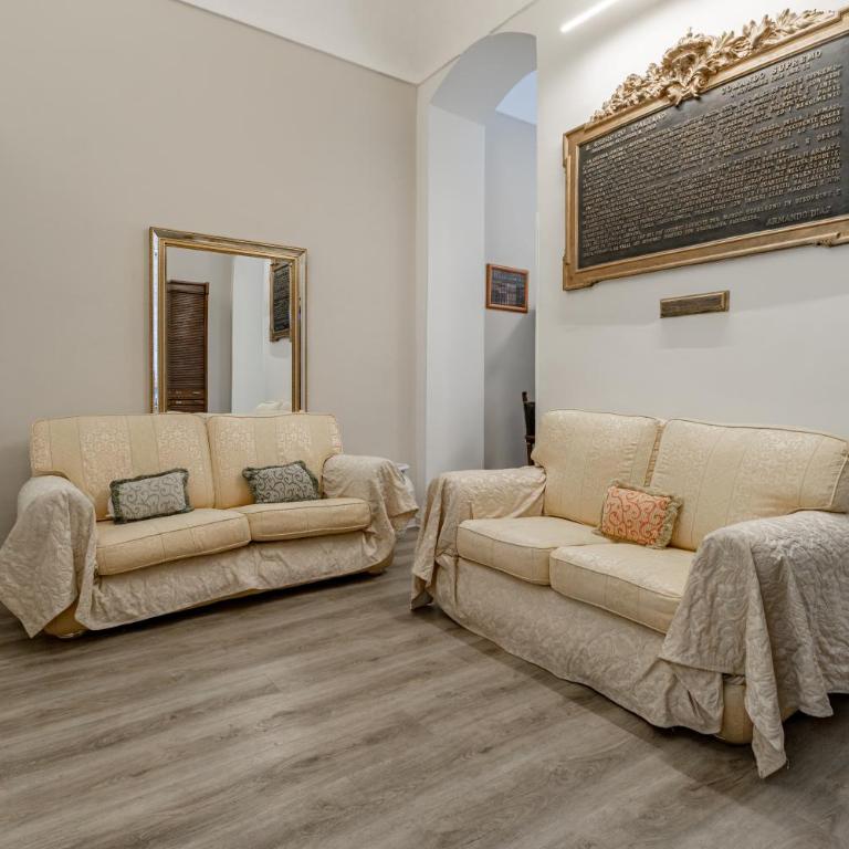 H11 THE KINGDOM'S APARTMENT Centro-Sanremo - Two-Bedroom Apartment - 14