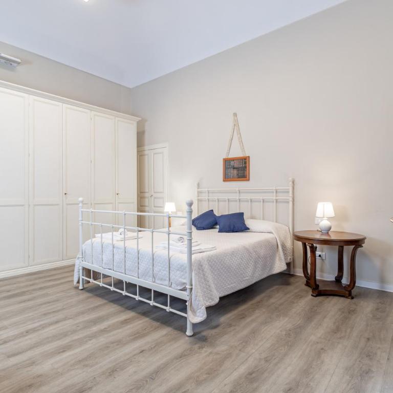 H11 THE KINGDOM'S APARTMENT Centro-Sanremo - Two-Bedroom Apartment - 28