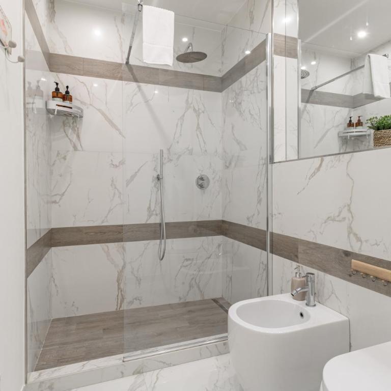 H11 THE KINGDOM'S APARTMENT Centro-Sanremo - Two-Bedroom Apartment - 19