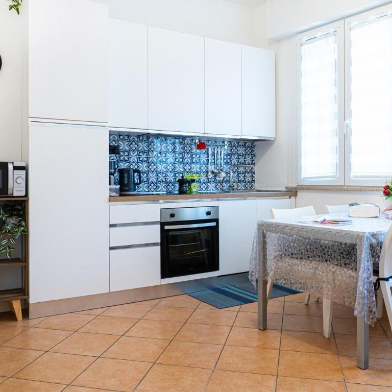 Sandrine - Two-Bedroom Apartment - 1