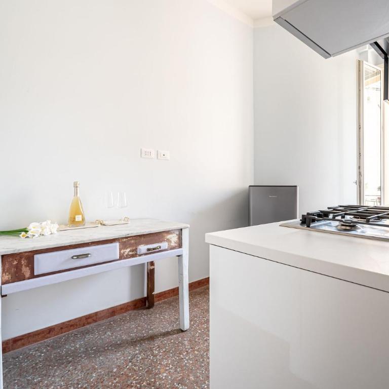 Exclusive View Rome I Residenza di Prestigio I 5 min metro Colosseo - Appartamento con 2 Camere da Letto - 12