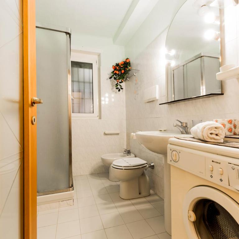 JOIVY Bright 2-Bedroom Flat with Terrace near the Beach - Appartamento con 2 Camere da Letto - 20