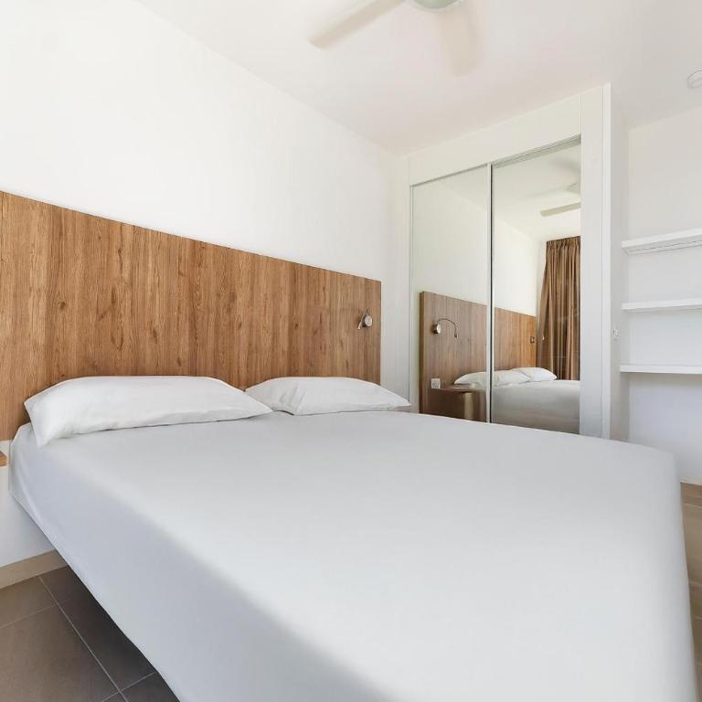 Servatur Altamar - Apartamento Clásico de 1 dormitorio con balcón y vistas parciales al mar - 1