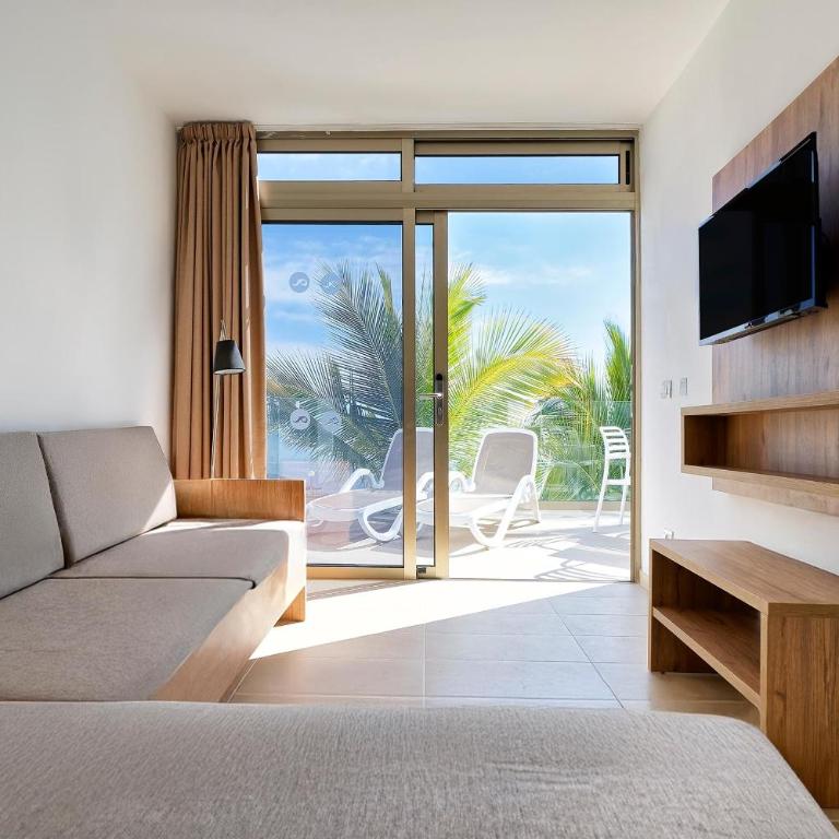 Servatur Altamar - Apartamento Clásico de 1 dormitorio con balcón y vistas parciales al mar - 4